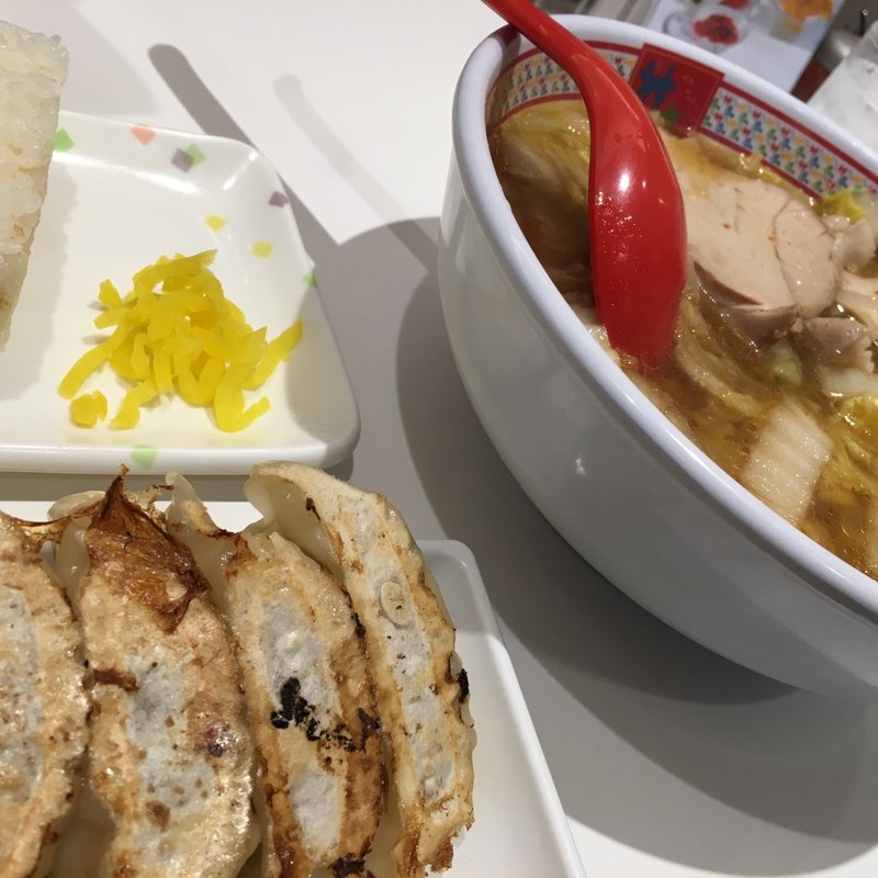 おいしいラーメン餃子セット(KAMUKURA DiNiNG アトレ恵比寿店)