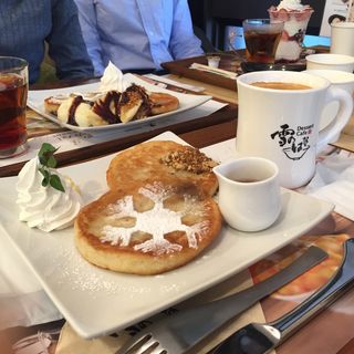もちもちパンケーキ プレーン、コーヒー(Dessert cafe 雪のはな 東京原宿店)