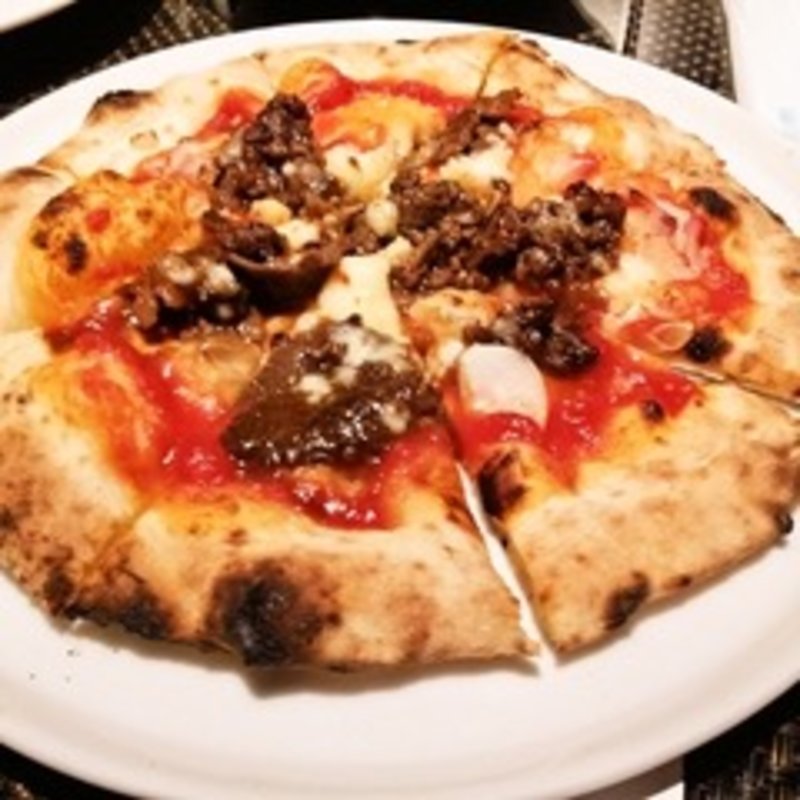 国産牛とたっぷりガーリックのピザ(ケラケラ ヴィータ （KELLER KELLER vita）)