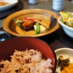 日替わりランチ(炭火焼鳥・博多水炊き 一品料理 IPPO （イッポ）)
