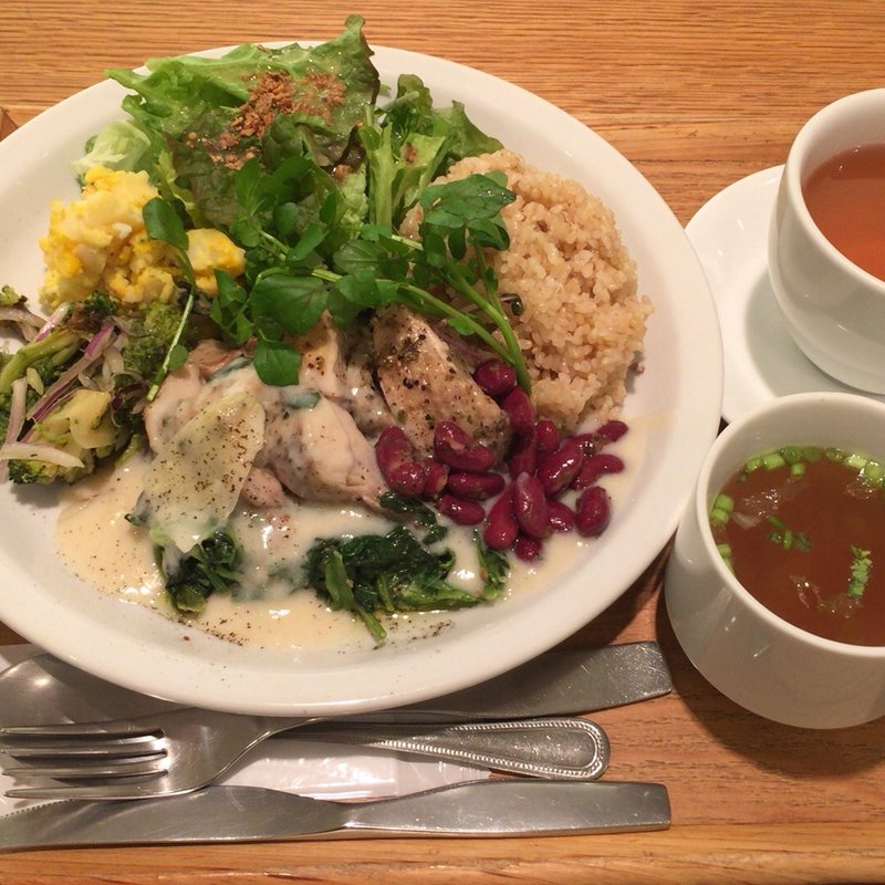 マンスリーチキンプレート （玄米ご飯）(ウェルカムカフェ （WELCOME CAFE 【旧店名】shiba cafe）)