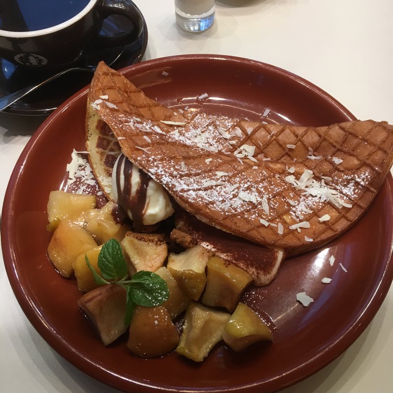 飴煮リンゴとティラミスクリームのクレール(カフェラ 大丸梅田店)