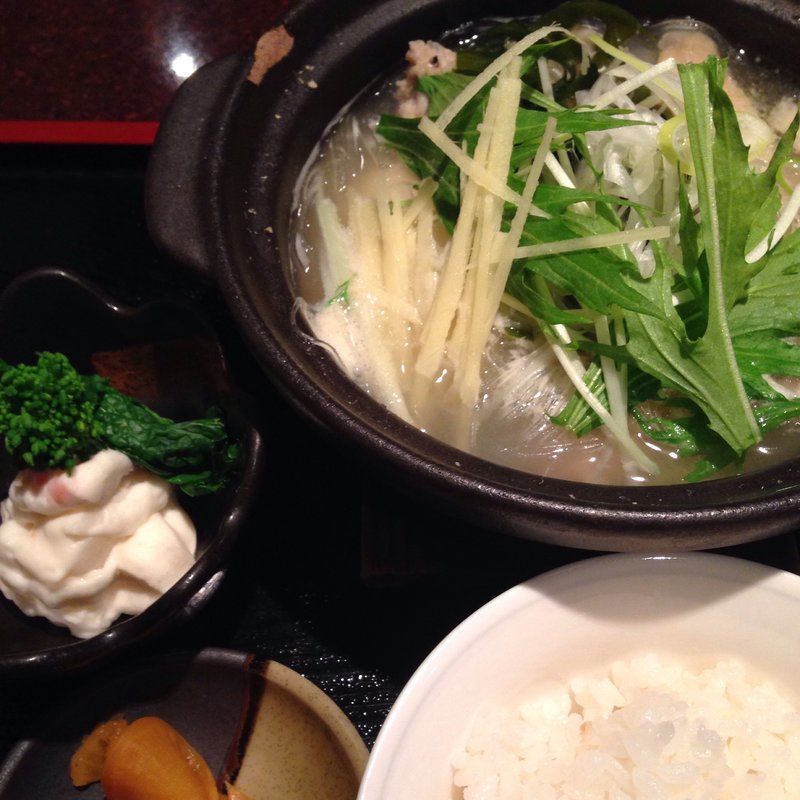 鶏と春雨の生姜鍋(和楽宮)