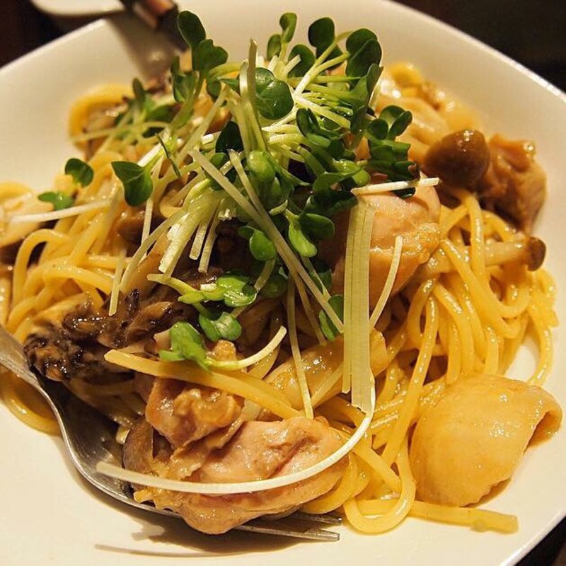 鶏とキノコの和風ゆずこしょう(スモキチ )