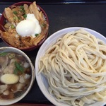 肉汁うどんとやみつき丼