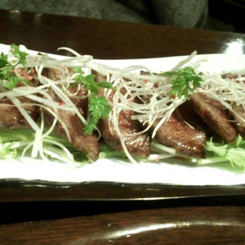 霜降り牛ばらの炙り(カンパーニュ ワイン酒場)