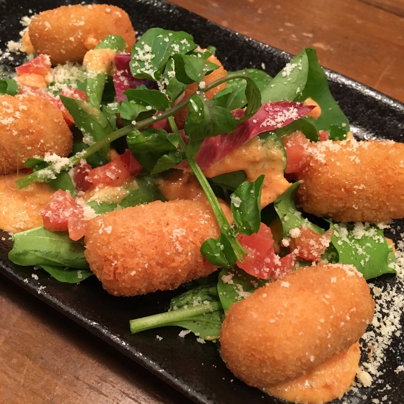 イベリコ豚のコロッケ(鶴見葡萄酒酒場 )