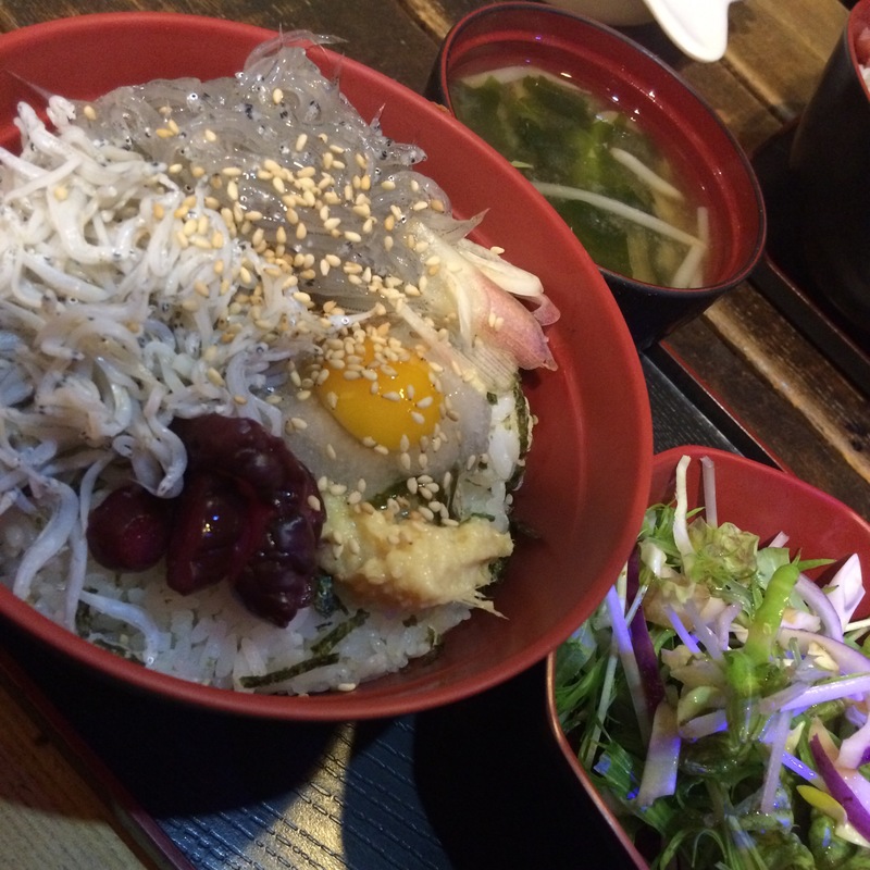 釜揚げシラス、生シラス丼(道楽や ねこん家)