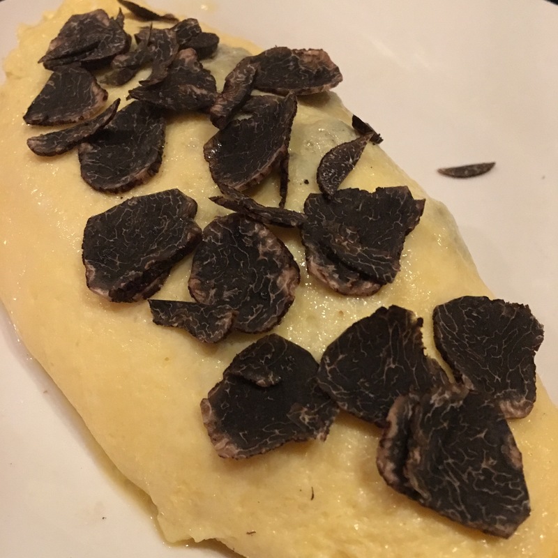 香り命のトリュフオムレツ(ジェニスガストロ （JENITH GUSTRO）)