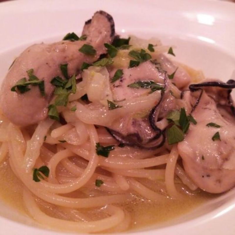 白菜と牡蛎のスパゲッティ(ファットリーア エッセ)