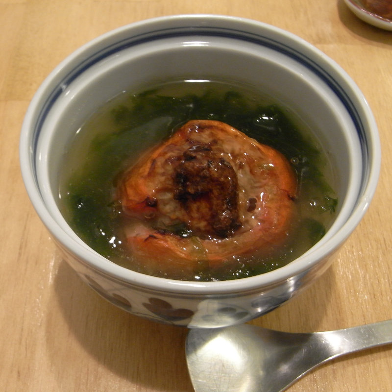 焼き玉葱の肉包み　餡とともに(やくみや )