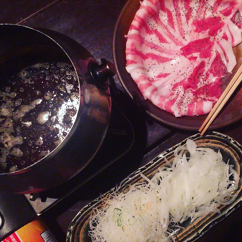 黒豚と野菜のオイルしゃぶしゃぶ(さつまや 広尾店 )