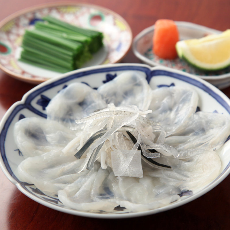 ふぐの刺身　皮とともに(やま祢 本店 （やまね）)