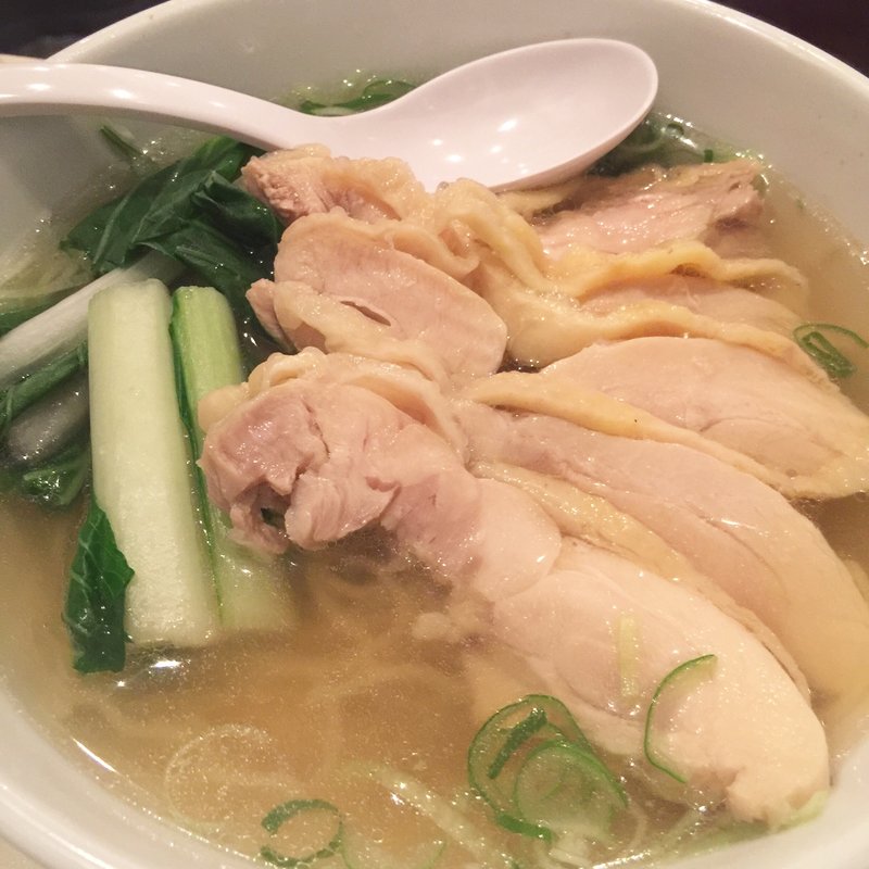 蒸し鶏のせ塩スープ(夜市的 点心酒場 好 （ヨイチテキ テンシンサカバ ハオ）)