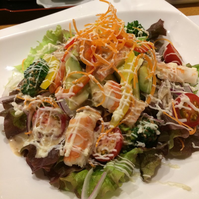 えびとアボガドのサラダ(すし和食のお店田まい （たまい）)
