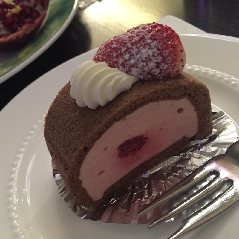 苺ムースケーキ(千疋屋総本店フルーツパーラー)