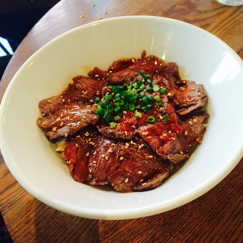 ハラミ丼(京鼎樓バル （ジンディンロウバル）)