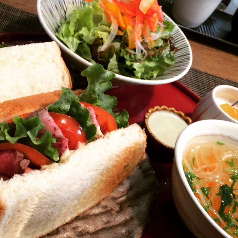 ローストビーフサンド ランチセット(yosuga cafe)