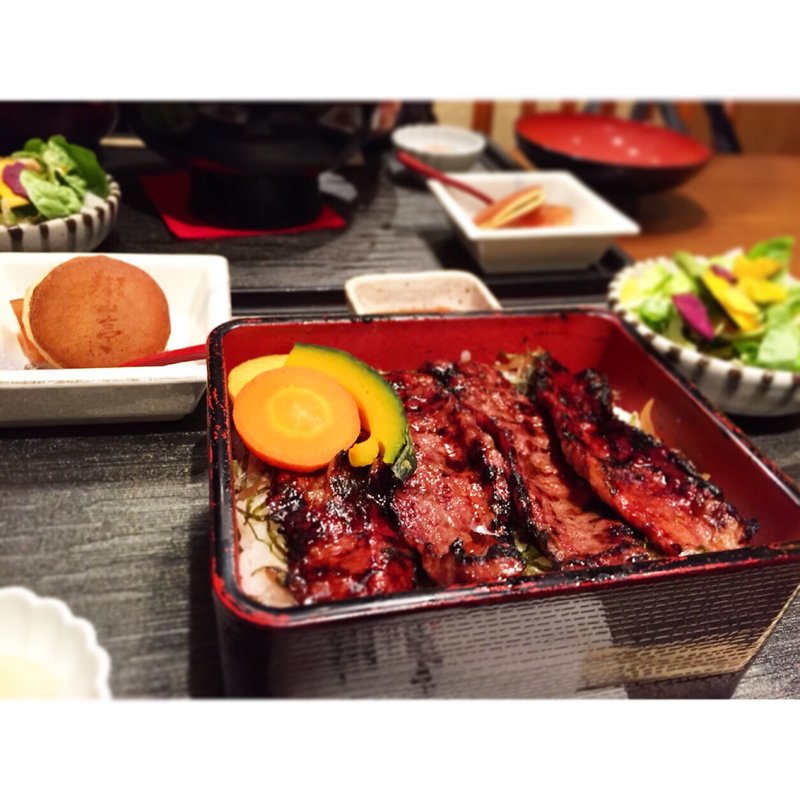 カルビ丼(翔山亭神楽坂本館 （ショウザンテイ）)