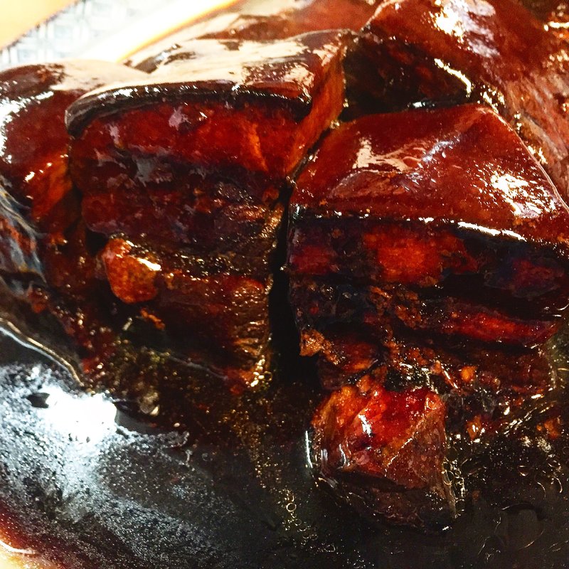 豚の醤油煮(六徳 恒河沙)