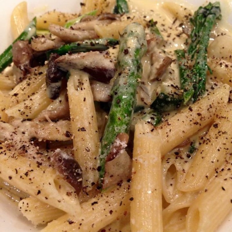 数種類のチーズのクリームペンネ(ロアジス )