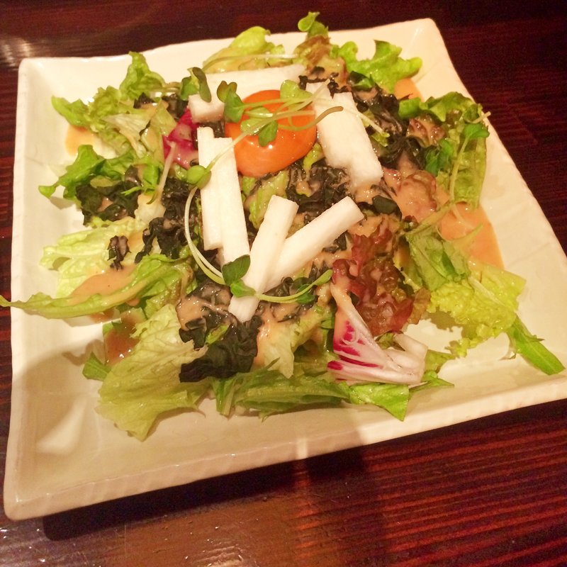 ワカメと山芋のサラダ(地鶏炭火焼・旬菜 白角家 飯塚店)