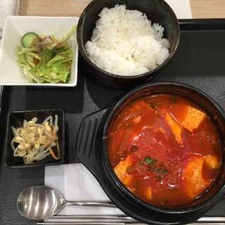 純豆腐チゲ定食(ペクス　ビビンパ （PAIKs BIBIMBAP）)