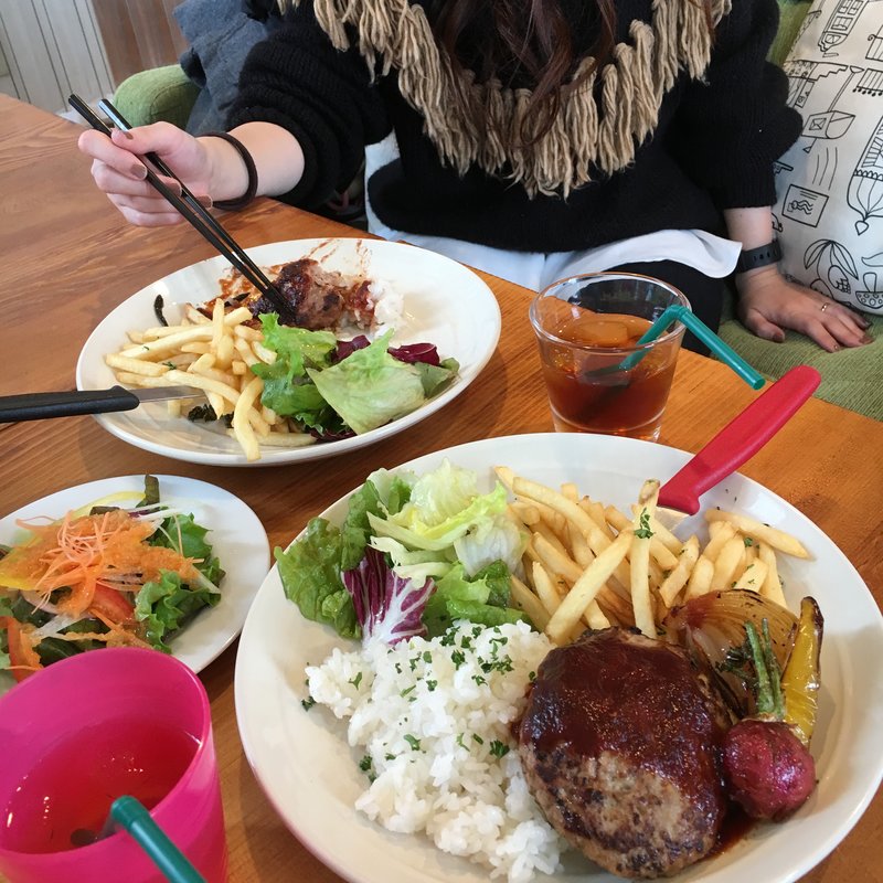 白金豚と前沢牛のハンバーグプレート(クラシコ　カフェ＆ファニチャー （CLASSICO cafe＆furniture）)