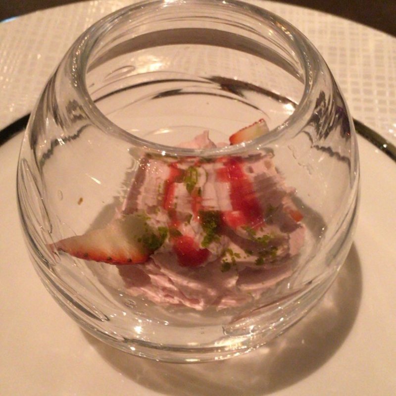 冬苺のエスプーマ(スミレオオサカ （sumile OSAKA）)