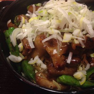 シロタレ丼（シロ1本マシ）(こがめ)