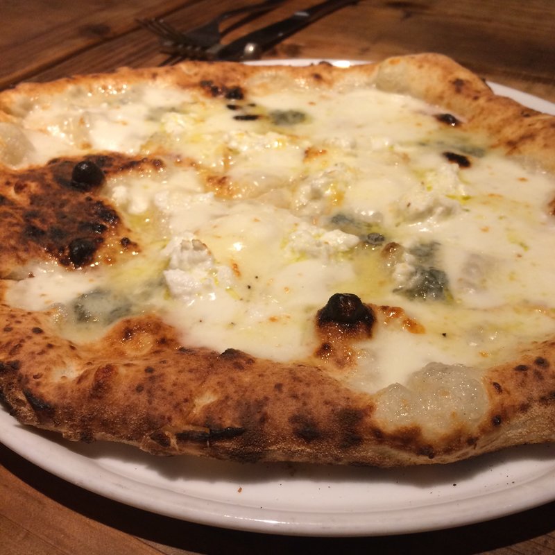 チンクエ フォルマッジ(Latteria BeBè Kamakura ラッテリアべべ カマクラ)