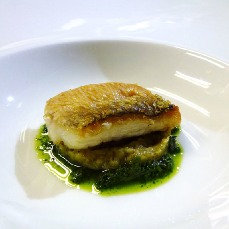 鰆のグリル　バジルソース(a la louche -ア・ラ・ルーシュ-)