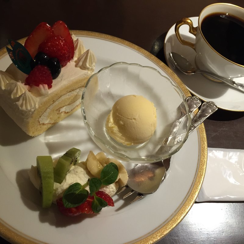 ケーキプレート(丸福珈琲店 ルクア イーレ店)