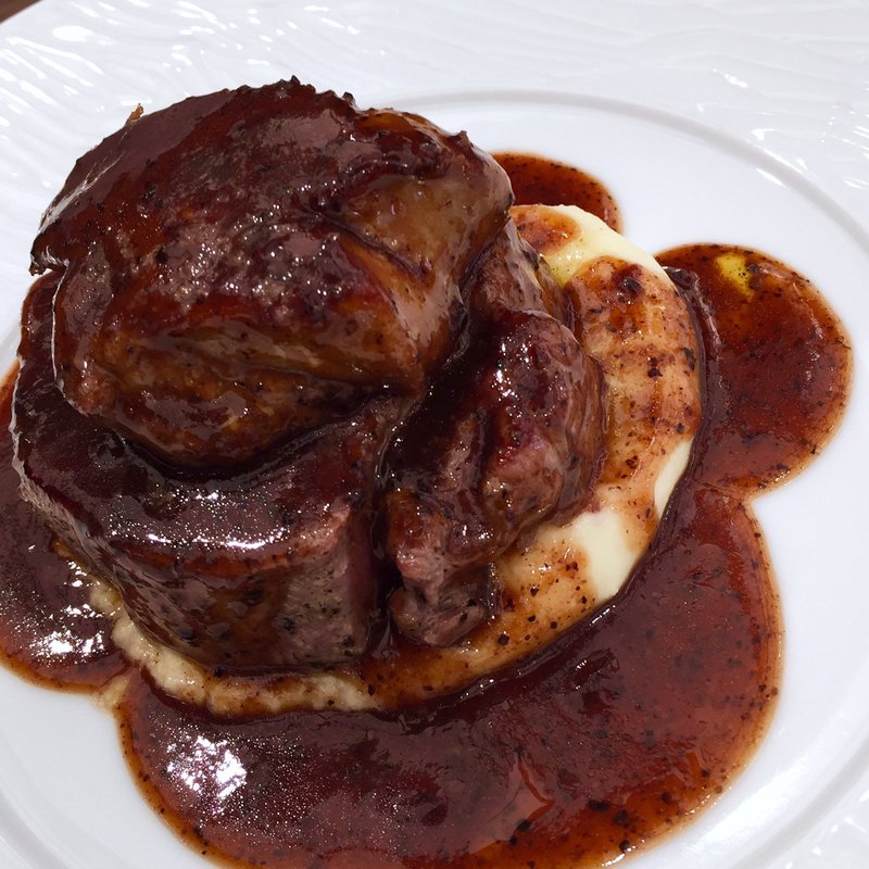 子牛フィレのフォアグラのロッシーニ(俺のフレンチ・イタリアン 松竹芸能 角座広場)