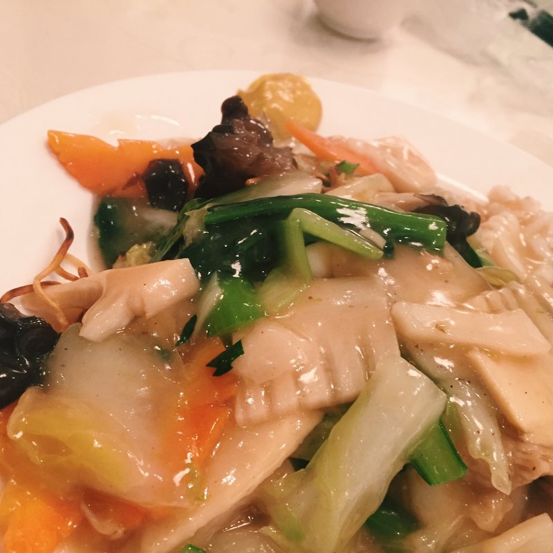 五目やきそば(四川料理 龍の子)