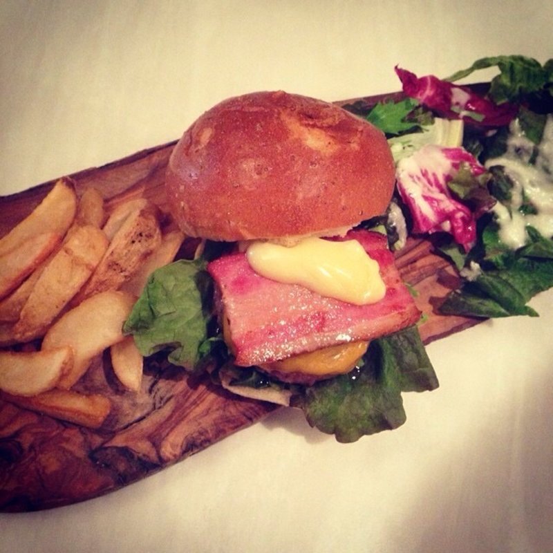 ハンバーガー(IDOL)