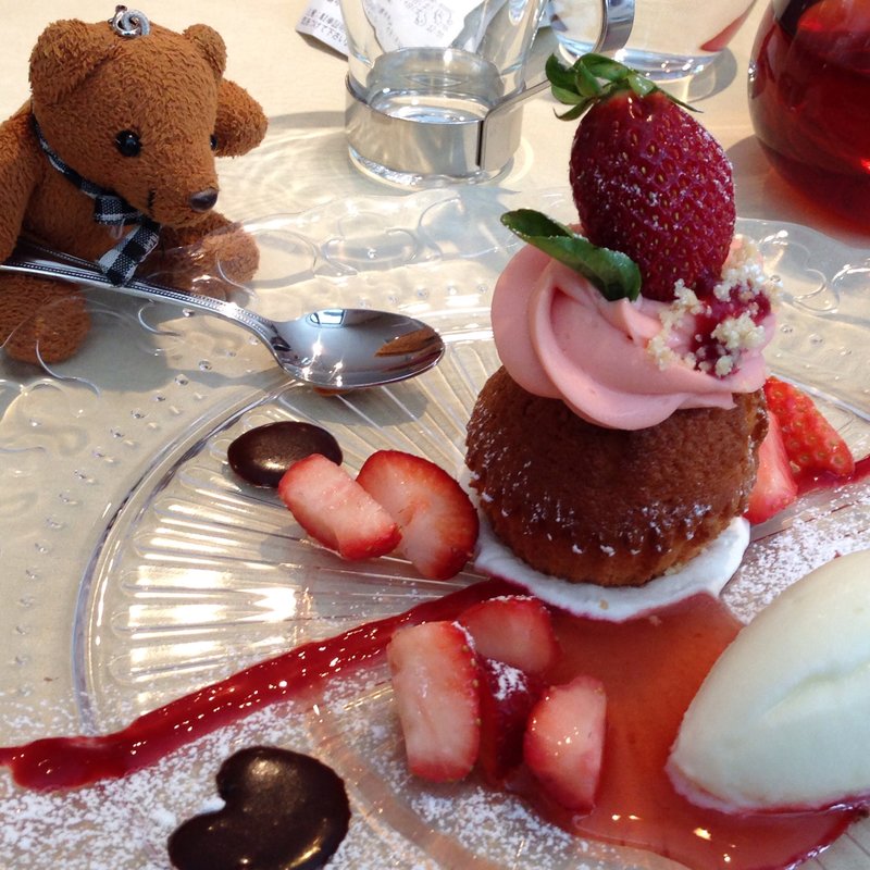 イチゴのヌガーグラッセ(アッシュxエム)