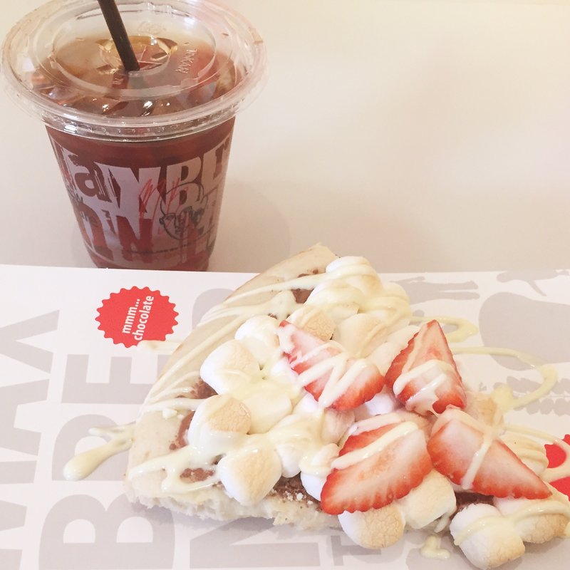 あまおうピザ ドリンクセット(マックスブレナー)