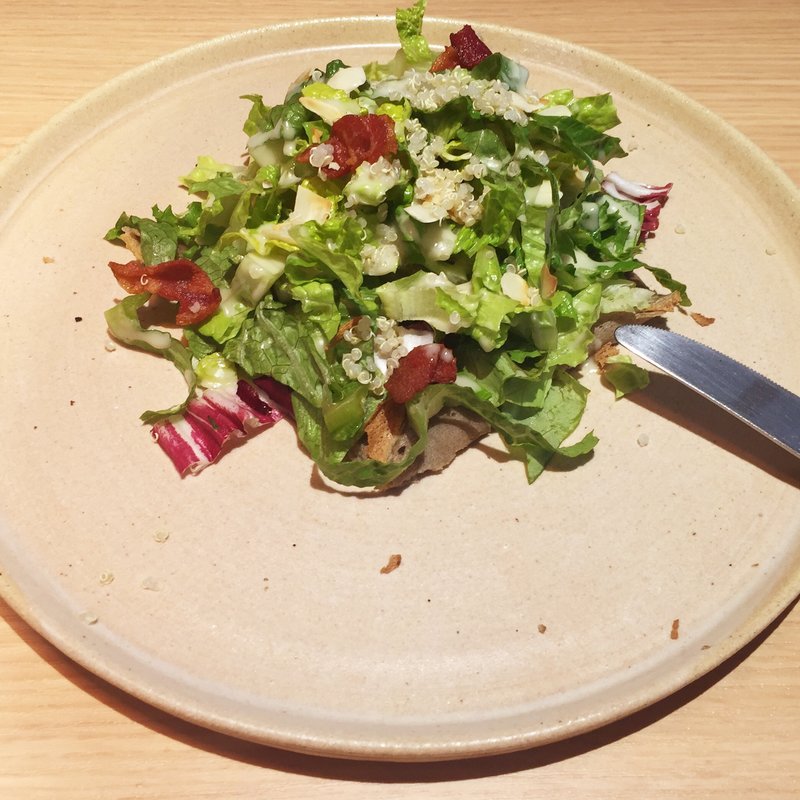 シーザーサラダとそば粉のガレット(Pietro CORTE&YASAI Cafe)