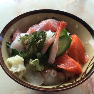 よっしーの海鮮丼(居酒屋よっしー)