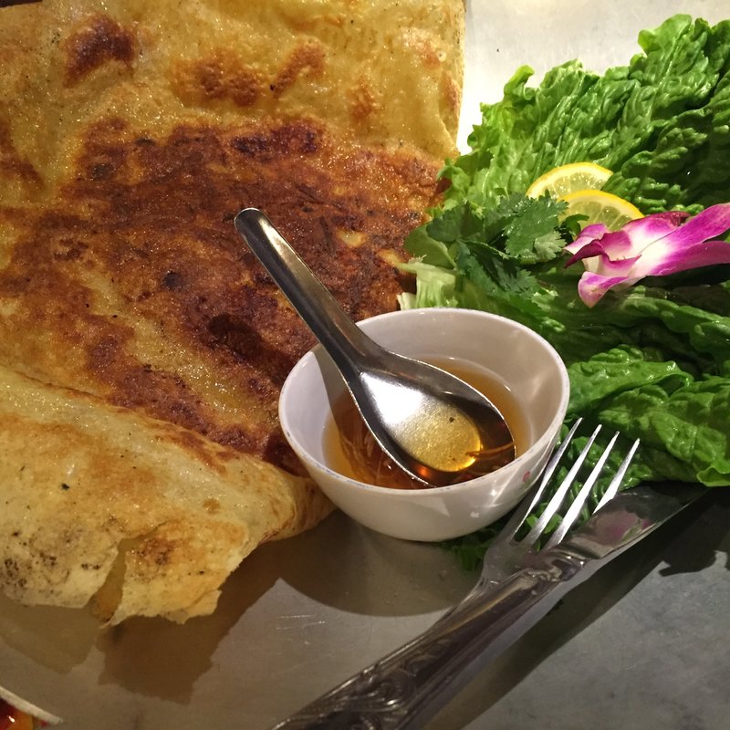 バインセオ  (ベトナム風お好み焼き)(チャオルア )