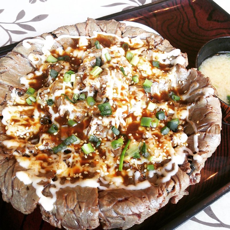 炙りギャングステーキ丼(アロハオレンジ )