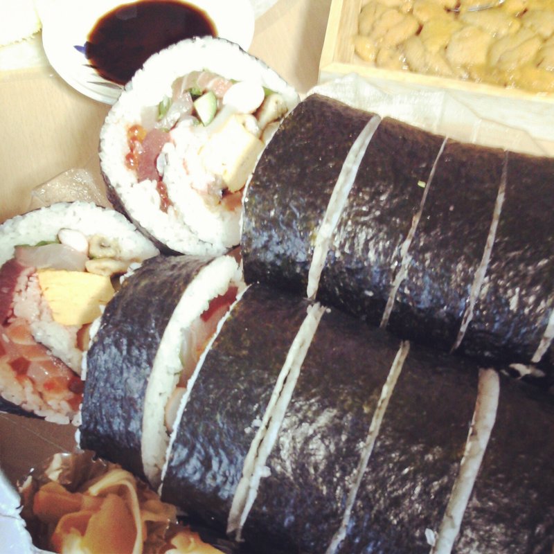 ジャンボ巻き(たかや鮨 （たかやずし）)