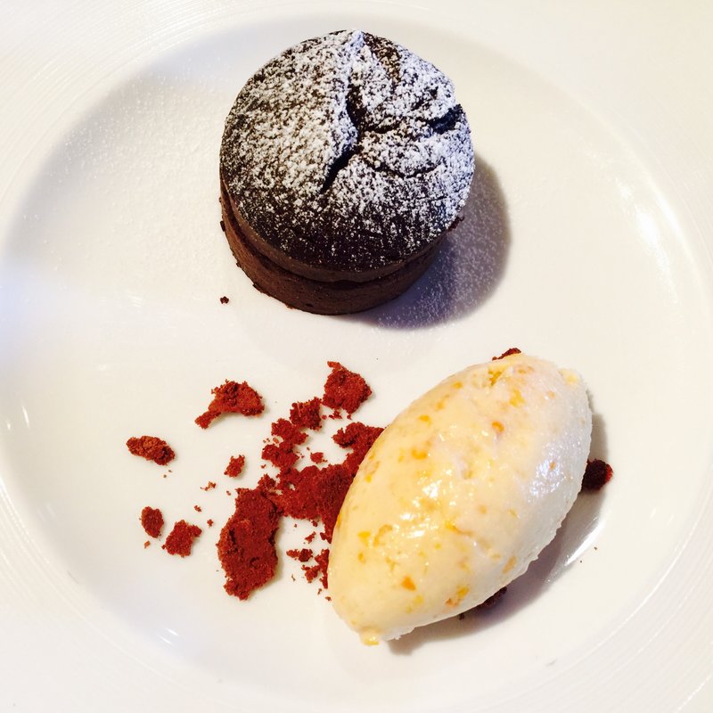 本日のデザート フォンダンショコラ(ルレ・サクラ)