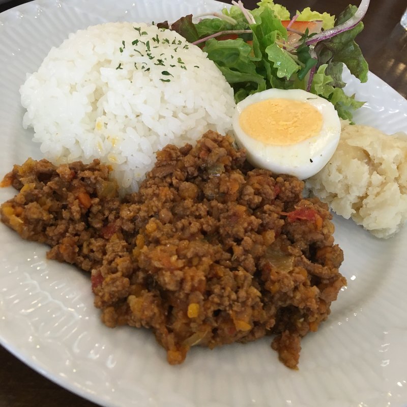 ドライカレー(プチメゾン （UNE PETITE MAISON）)