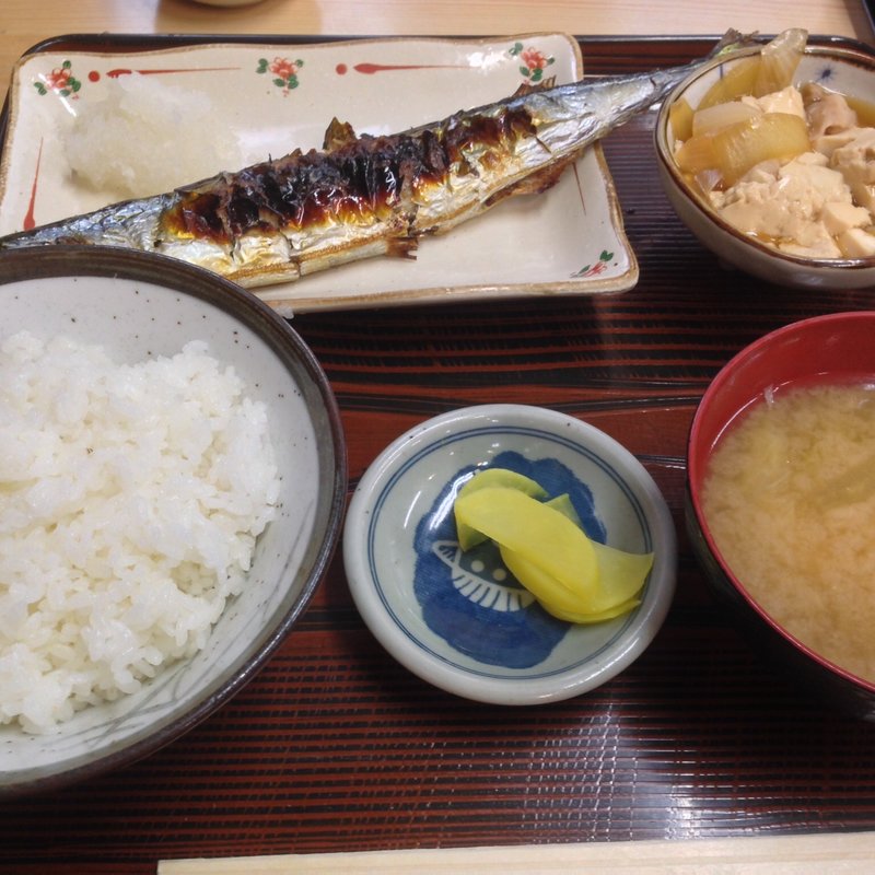 サンマ塩焼き定食(やまだや)