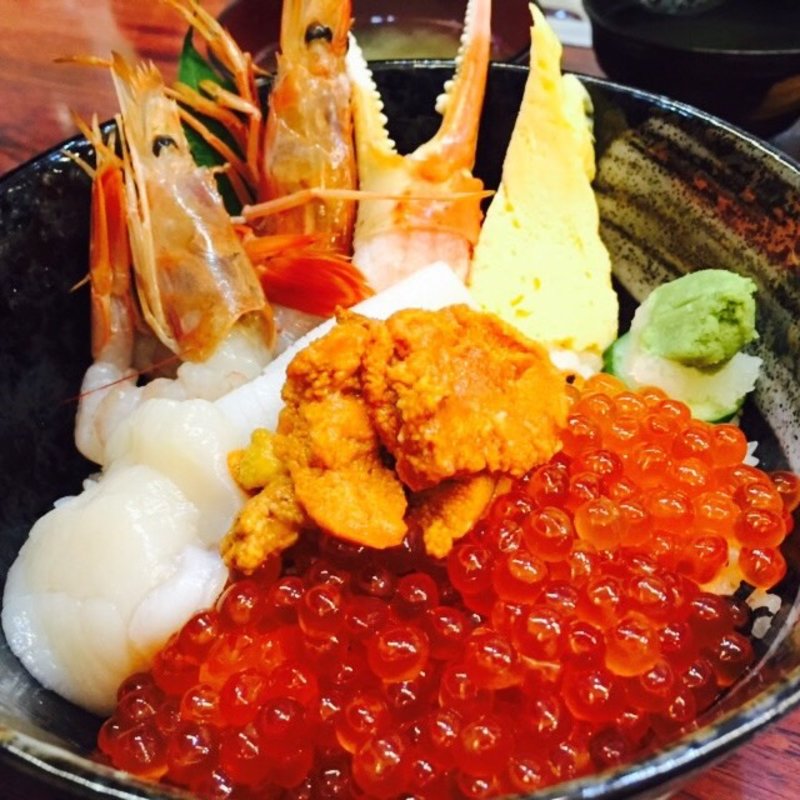 うに盛り 小樽丼(海鮮丼 大江戸 築地市場内店 （かいせんどん おおえど）)