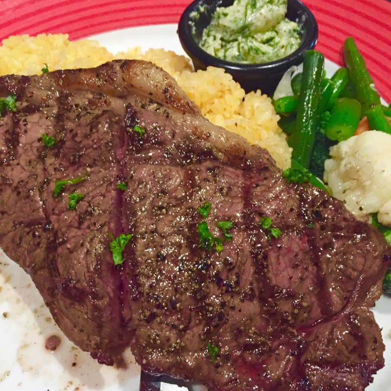 サーロイン ステーキ（200g）(フライデーズ イクスピアリ店 （T.G.I FRIDAYS）)