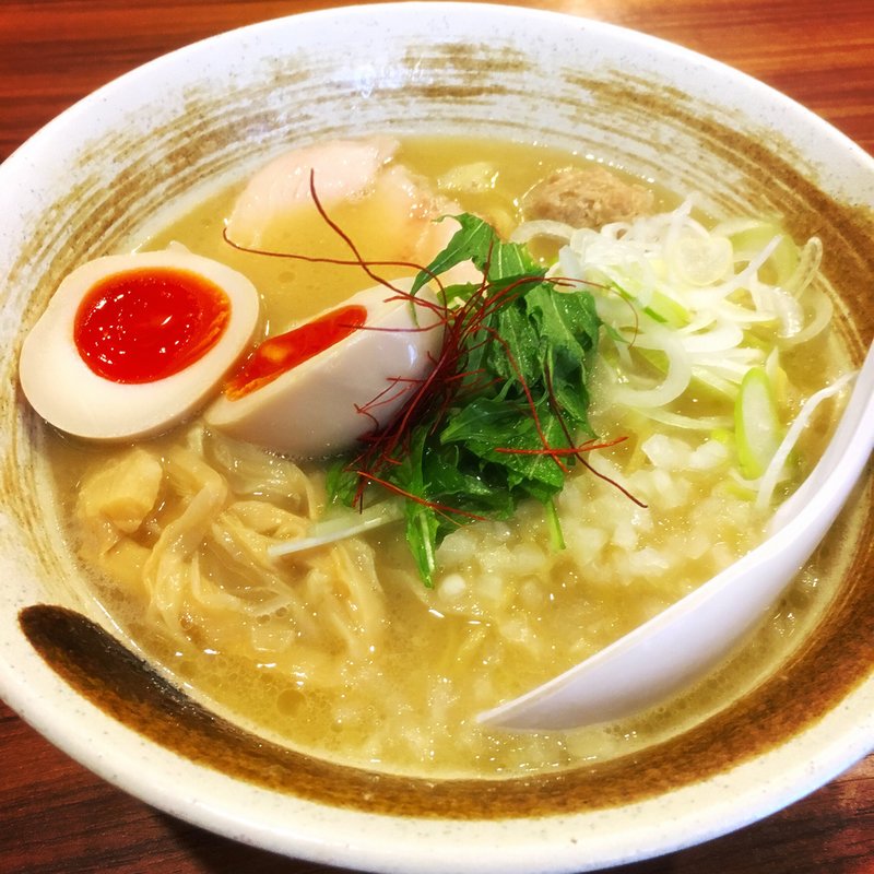 味玉入り濃厚鶏白湯そば(濃厚鶏そば 麺屋武一 新橋本店)