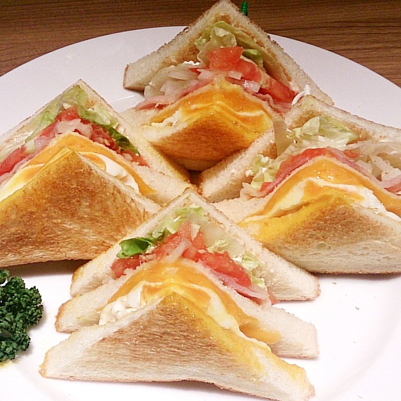 クラブハウスサンド(CAFE＆BAKERY MIYABI 橋本店 （カフェ＆ベーカリー ミヤビ）)